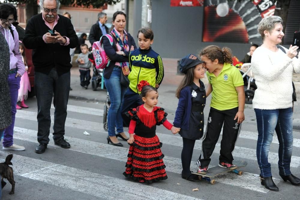 Vistabella saca su carnaval a las calles