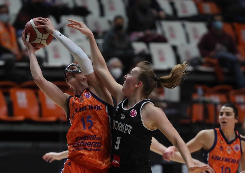 Las mejores imágenes del Valencia Basket - Basket Hema SKW