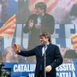 El expresidente de la Generalitaty candidato de Junts a las elecciones catalanas, Carles Puigdemont, interviene durante un mitin en Argelès (Francia)
