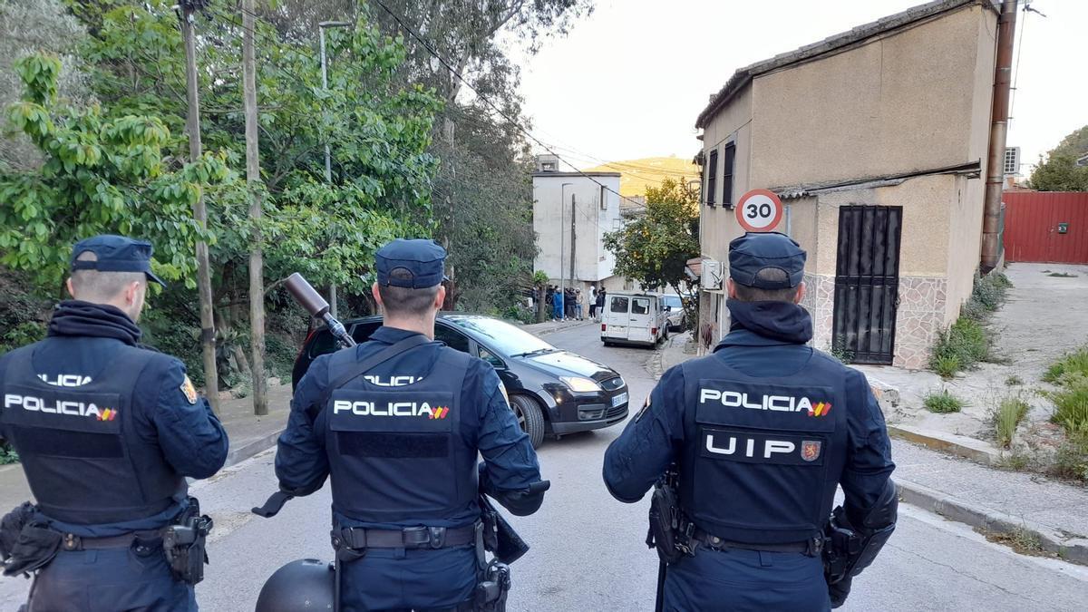 Una imatge de l'operatiu policial de l'abril on es va detenir el presumpte autor del doble crim de Girona.