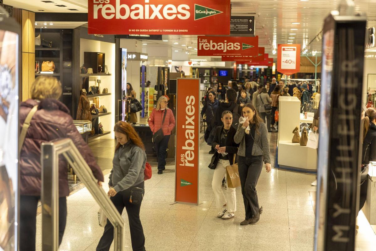 El gran comercio anuncia unas rebajas invernales con grandes descuestos desde el primer día