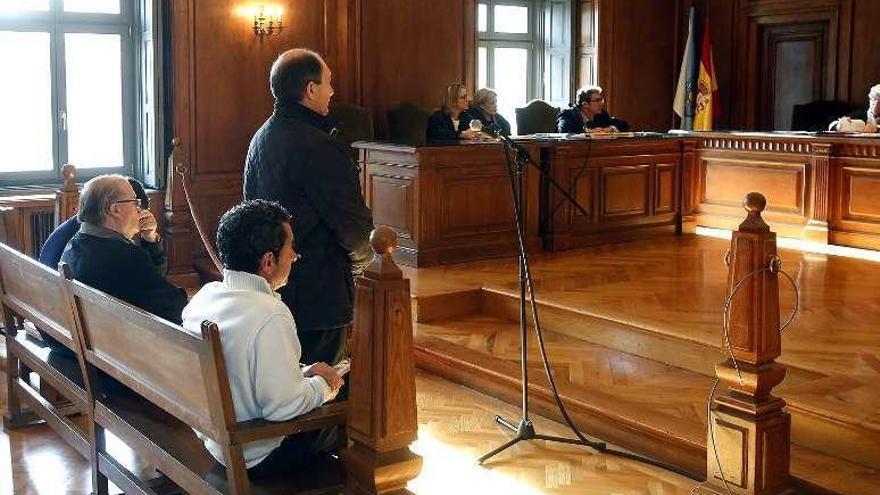 Los cuatro acusados durante una sesión del juicio. // Rafa Vázquez