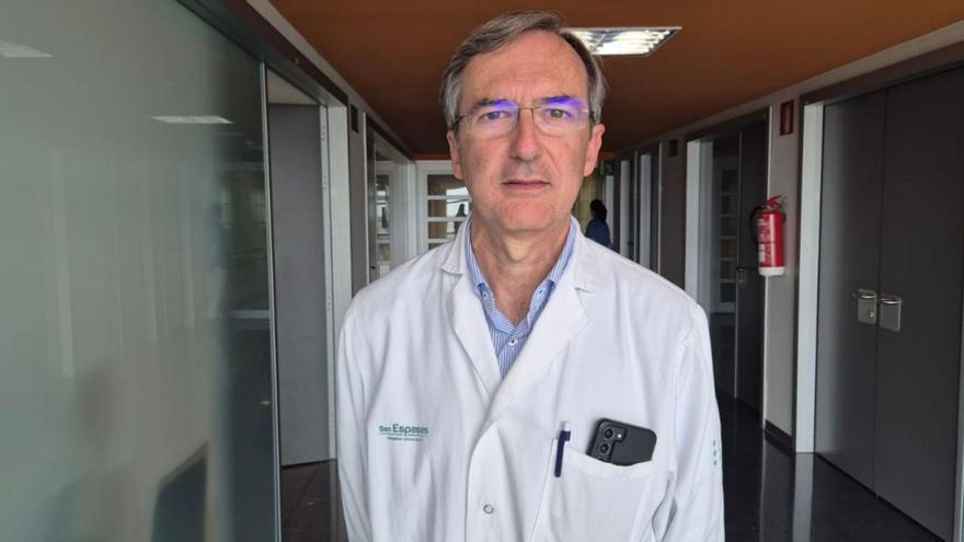 Bernardino Comas, durante el acto de reacreditación del servicio de Urgencias que dirige en Son Espases. | I.R.A.