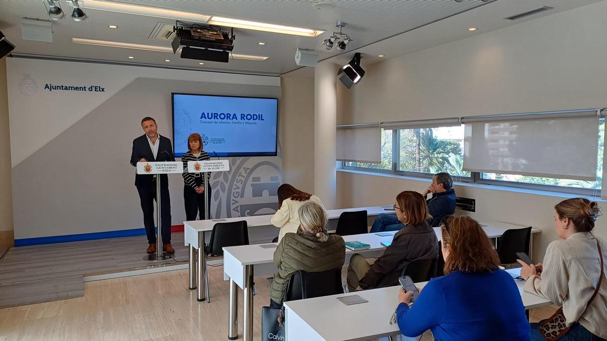 Presentación del proyecto para conocer los problemas de familia e infancia en Elche