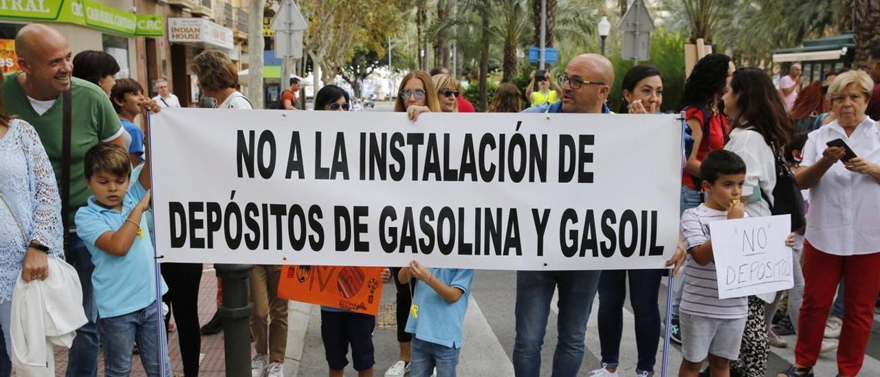 Una protesta contra los macrodepósitos en Alicante, en imagen de archivo
