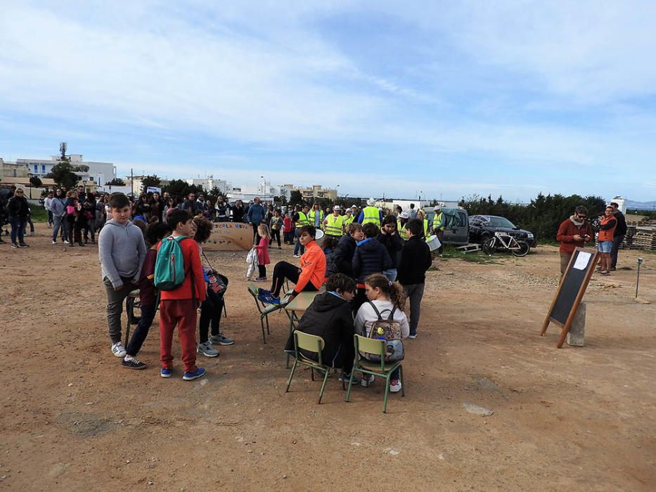 Manifestación para reclamar un nuevo colegio en Sant Ferran