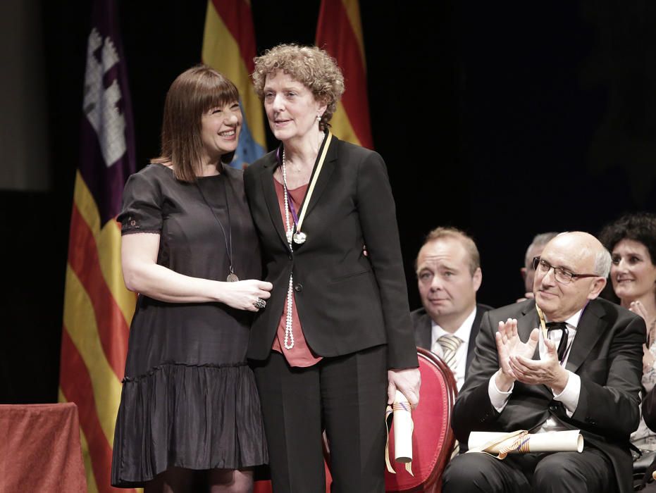 Entrega de la medalla de oro y los premios del Dia de les Illes Balears