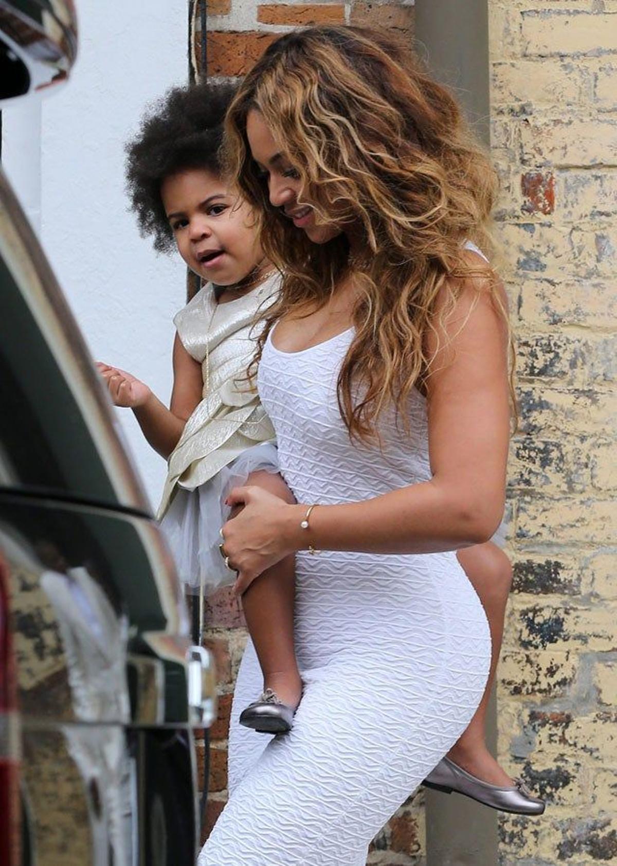 Beyoncé se prepara para ir a la iglesia con su hija Blue Ivy