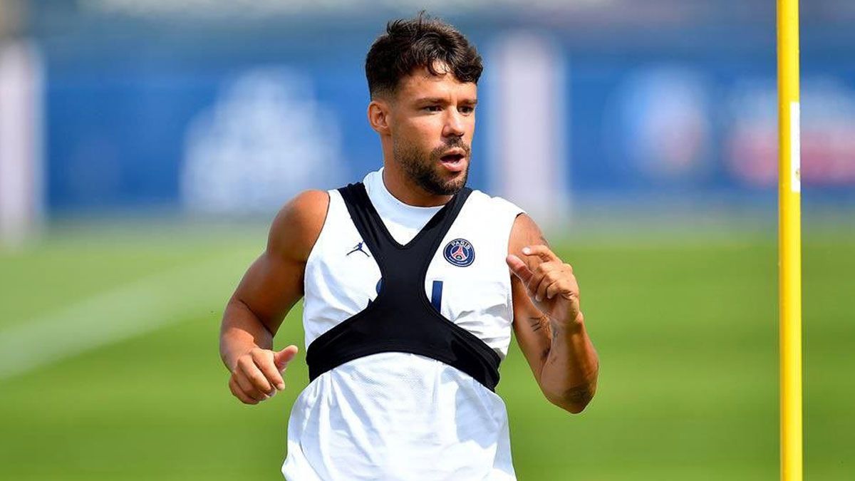 Juan Bernat vuelve a vestir la camiseta del PSG