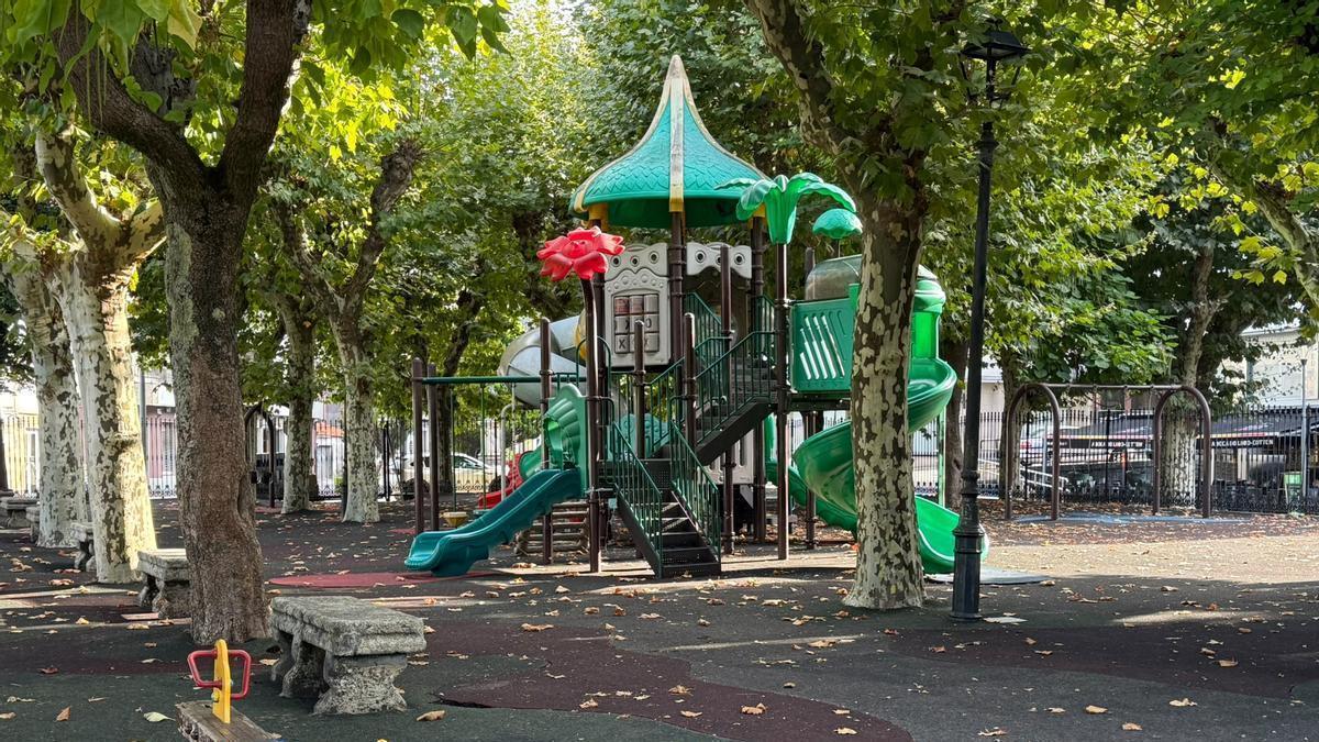 El Concello de Noia renovará íntegramente el parque infantil de la Alameda.
