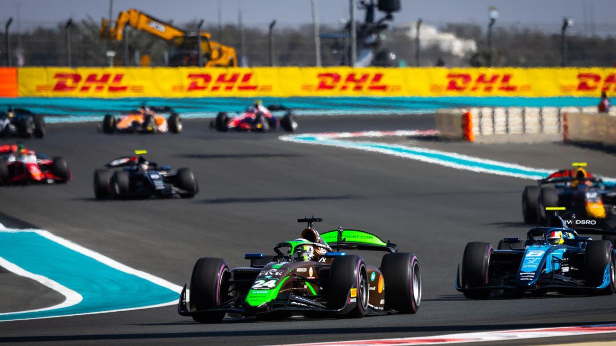 Instante de una carrera de la FIA Formula 2 Championship en Abu Dhabi (EAU), donde se disputó la última prueba del calendario de F1.