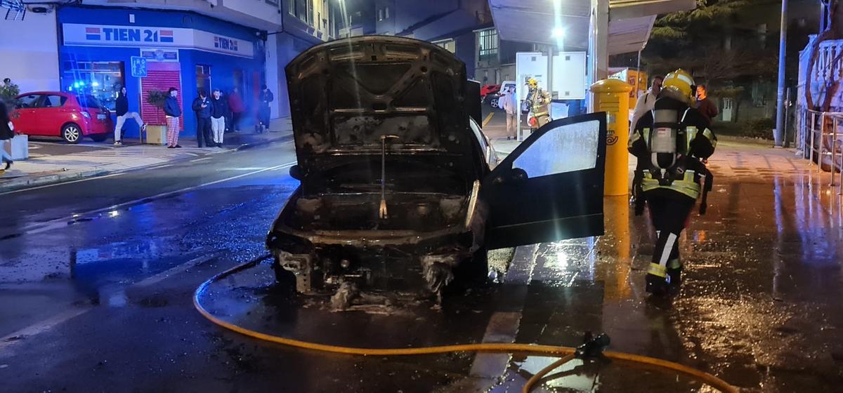 Incendio de un coche en Porto do Son