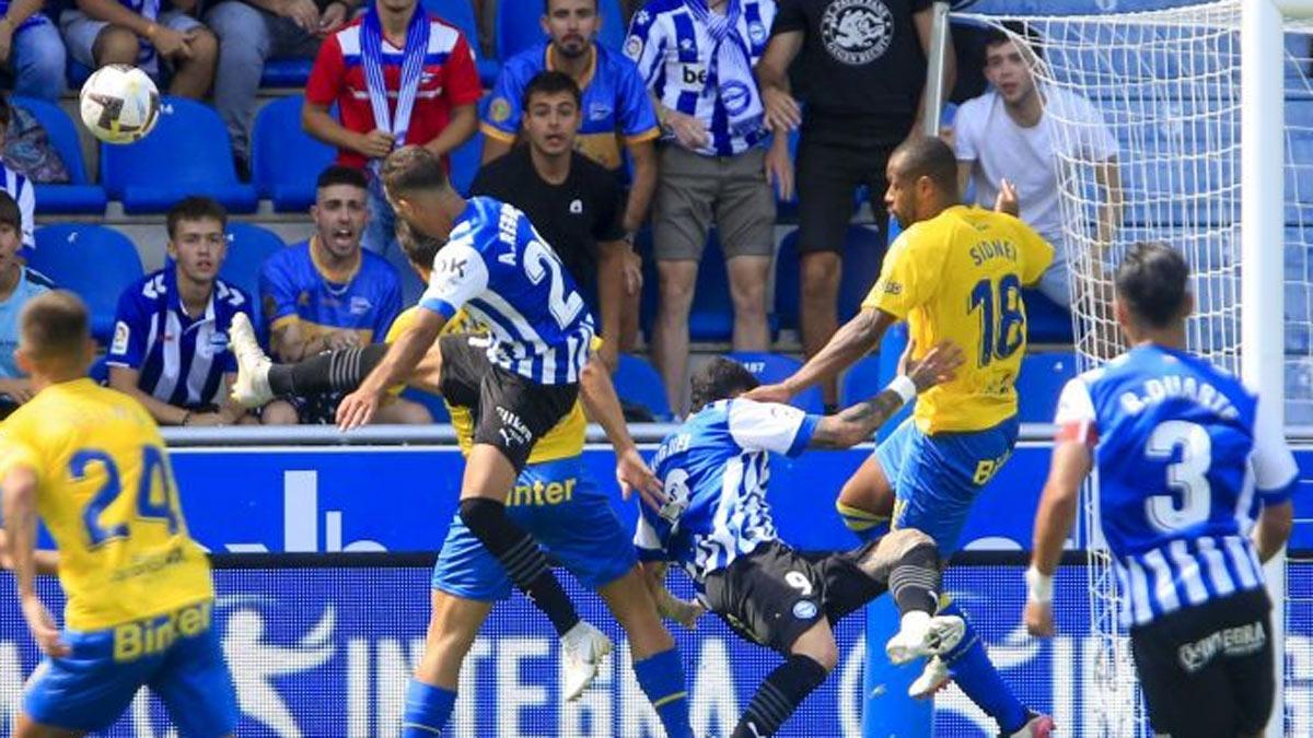 Resumen, goles y highlights del Alavés 1-1 Las Palmas de la jornada 4 de LaLiga Smartbank