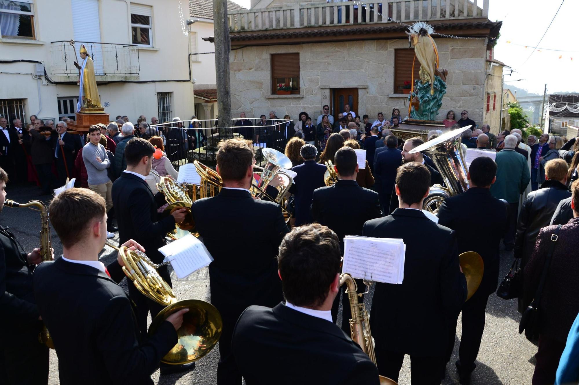 Las procesiones por el San Martiño de Moaña y Bueu aprovechan la tregua de la lluvia