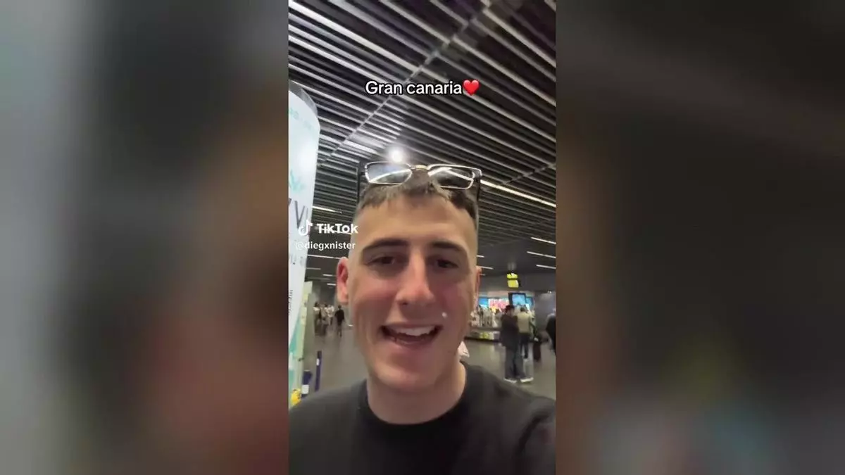Un popular tiktoker reconoce que cuando llega a Gran Canaria "las hormonas se revolucionan"