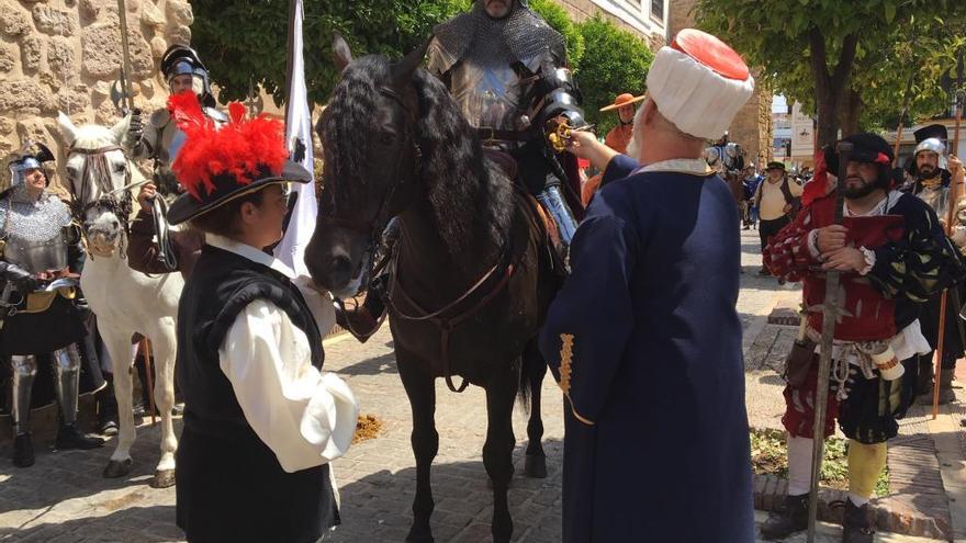 Abuneza entrega al rey Fernando las llaves de la ciudad de Marbella.