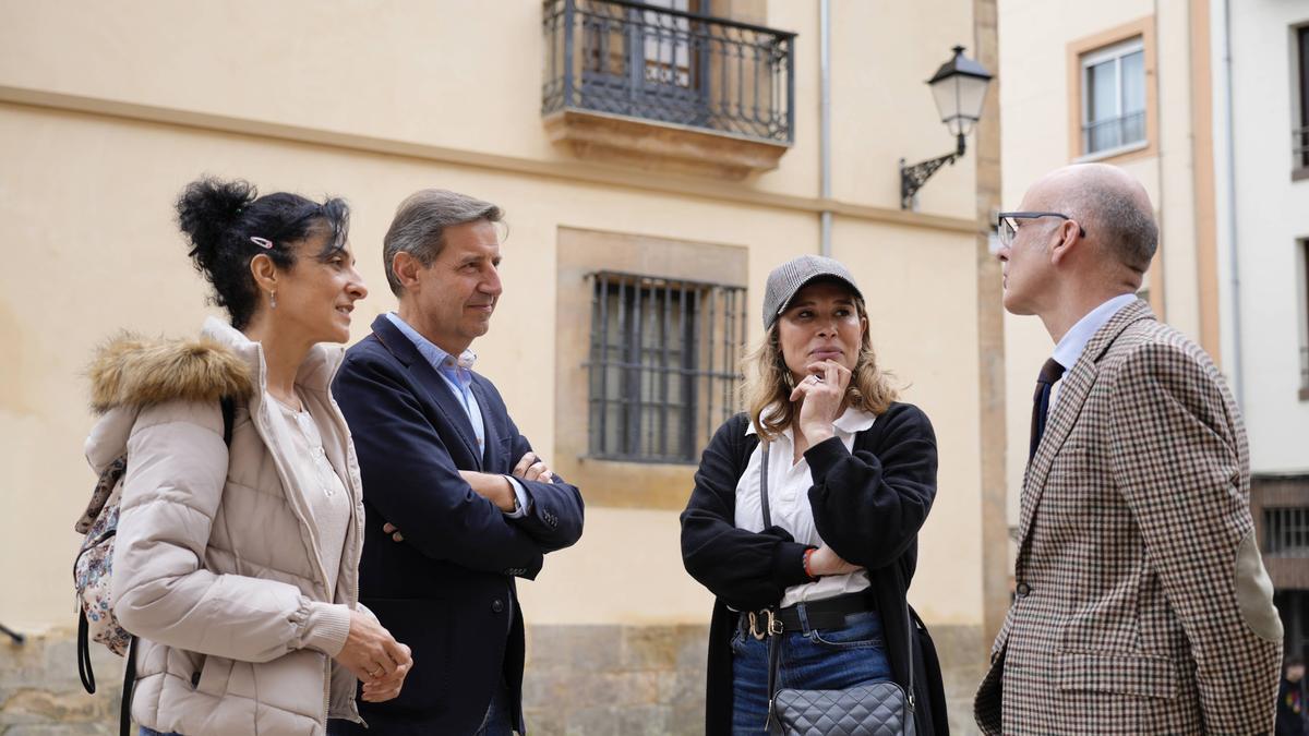 Por la izquierda, Natalia Sánchez, Carlos Fernández Llaneza, Sonia Fidalgo y Jorge García Monsalve.