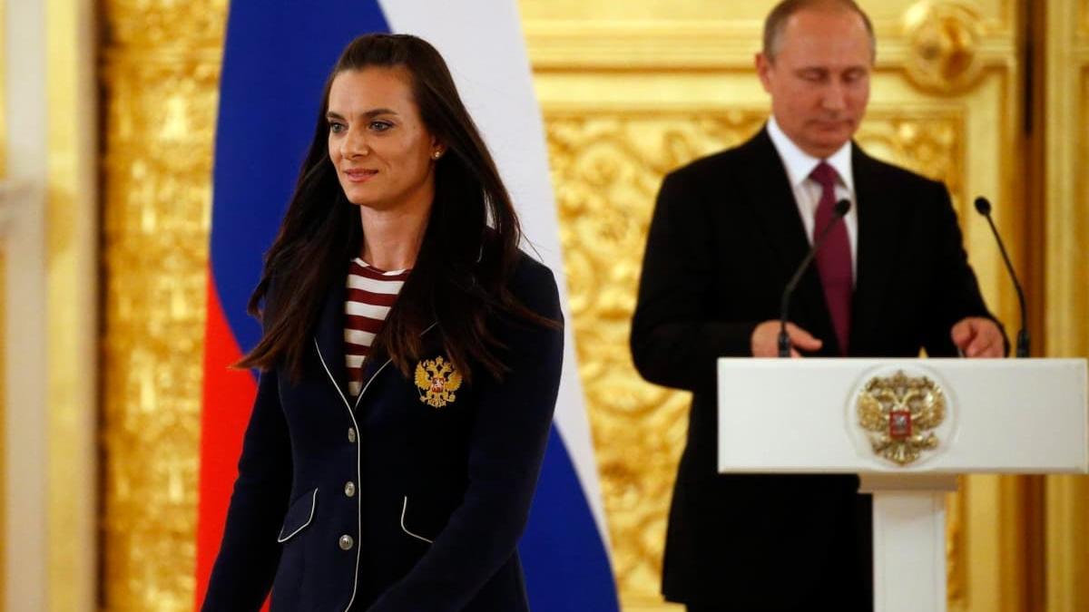 Isinbáyeva junto a Putin