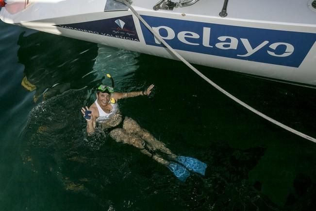 14/11/2016  deporte aventura sanidad  cinco mujeres que han superado el cancer cruzarán el atlántico patrocinadas por  pelayo que han realizado una escala en el muelle de marina de san miguel realizando un entrenamiento en la bahia