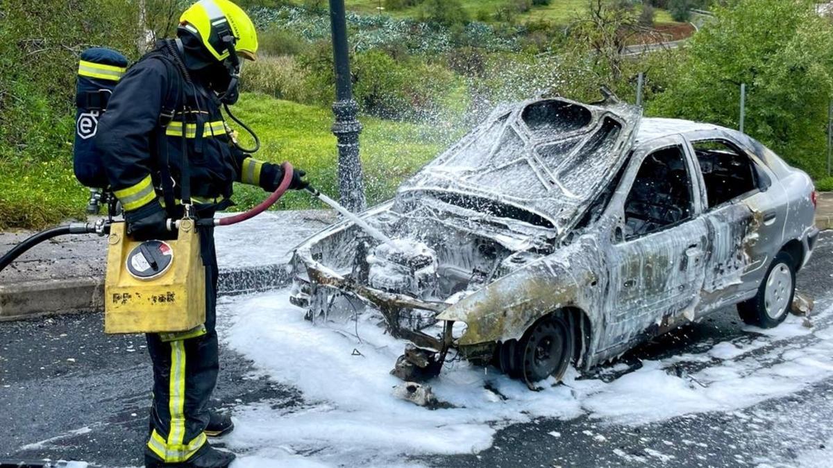 Un coche se incendio en Valsequillo