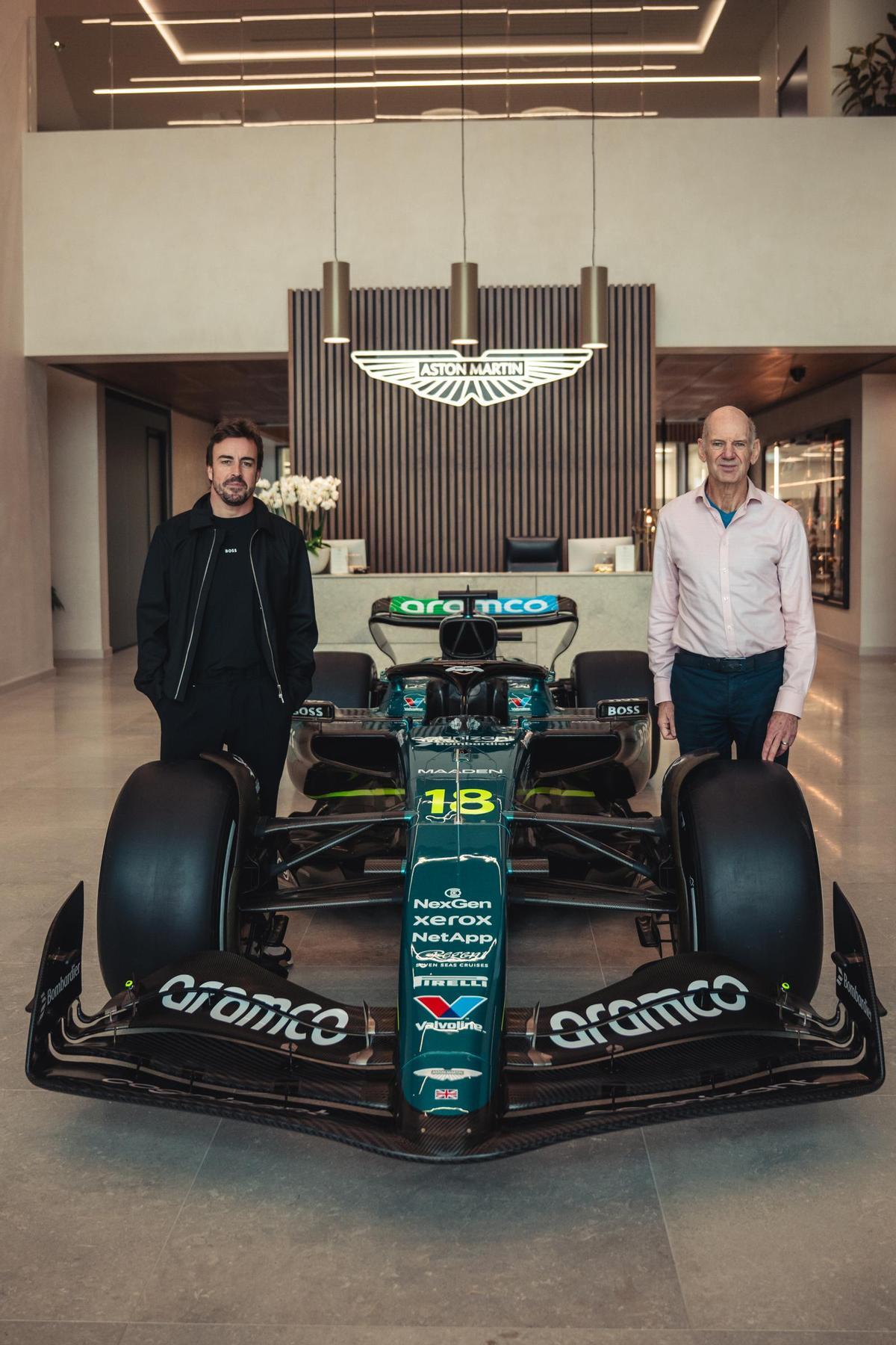 Fernando Alonso y Adrian Newey en la fábrica de Aston Martin