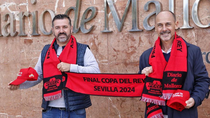 Una bufanda y una gorra para apoyar al Mallorca en la final de la Copa del Rey