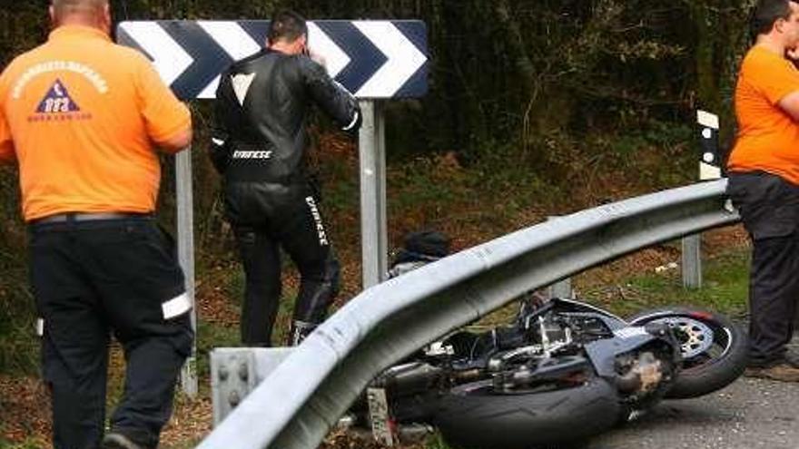 La moto accidentada. // Bernabé / Ana Bazal