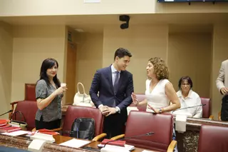 La oposición exige al Gobierno regional que ponga aire acondicionado en los centros educativos