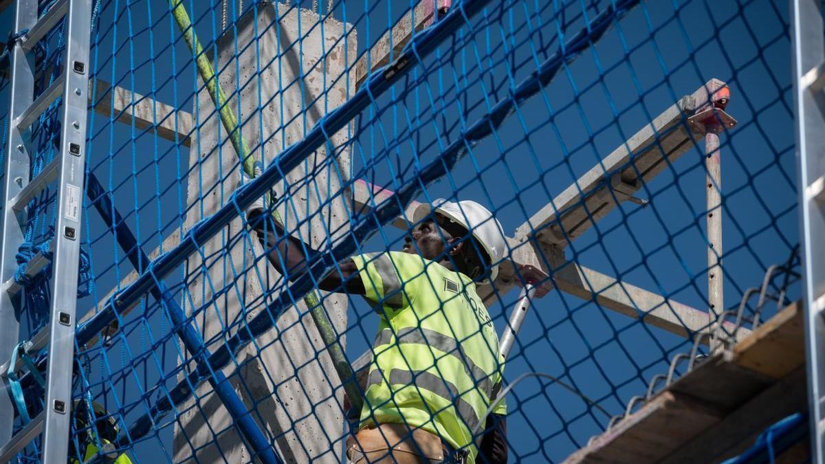 Los trabajadores de cuatro sectores serán los más beneficiados con la reducción de la jornada laboral.