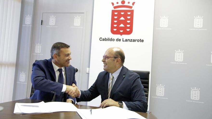 El Cabildo de Lanzarote y Binter firman un acuerdo para potenciar la promoción turística de Lanzarote en mercados europeos