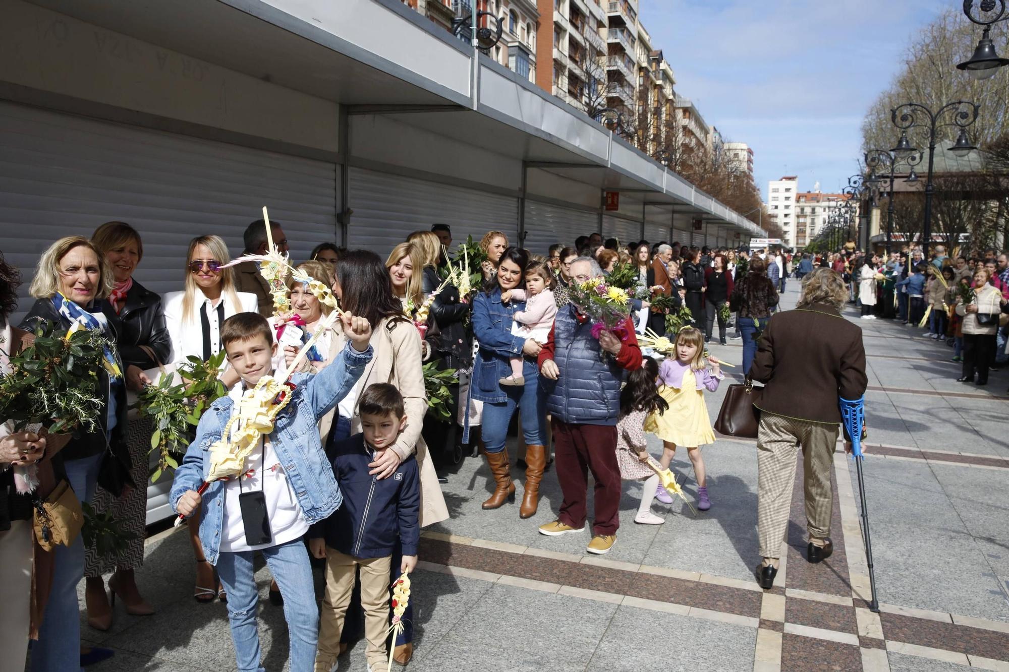 EN IMÁGENES: Gijón procesiona para celebrar el Domingo de Ramos