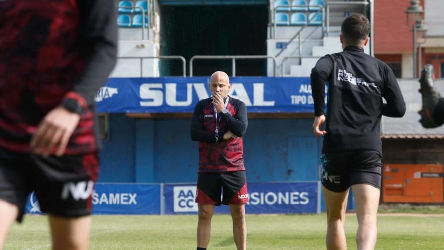 Rozada, en un entrenamiento del Avilés. |