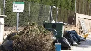 Alzira multará con hasta 1.500 euros a quien deje residuos fuera del contenedor