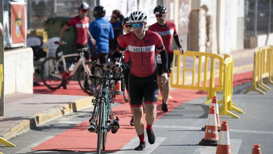 El CT Murcia Unidata, doble campeón autonómico por equipos de duatlón en Archena