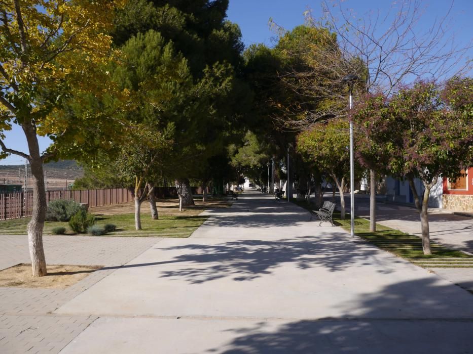 El parque central se ha remodelado íntegramente por primera vez en décadas y ha sido sufragado por una de las canteras de la zona.