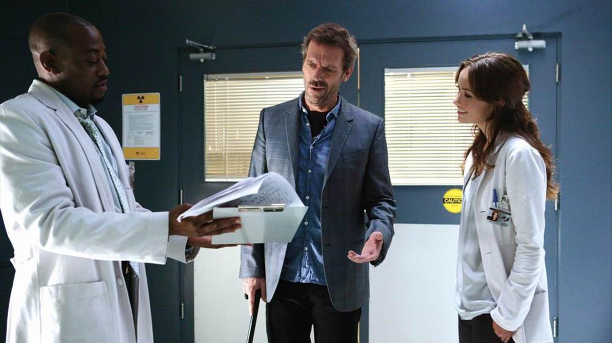 Olivia junto a Hugh Laurie, en la serie 'House'.