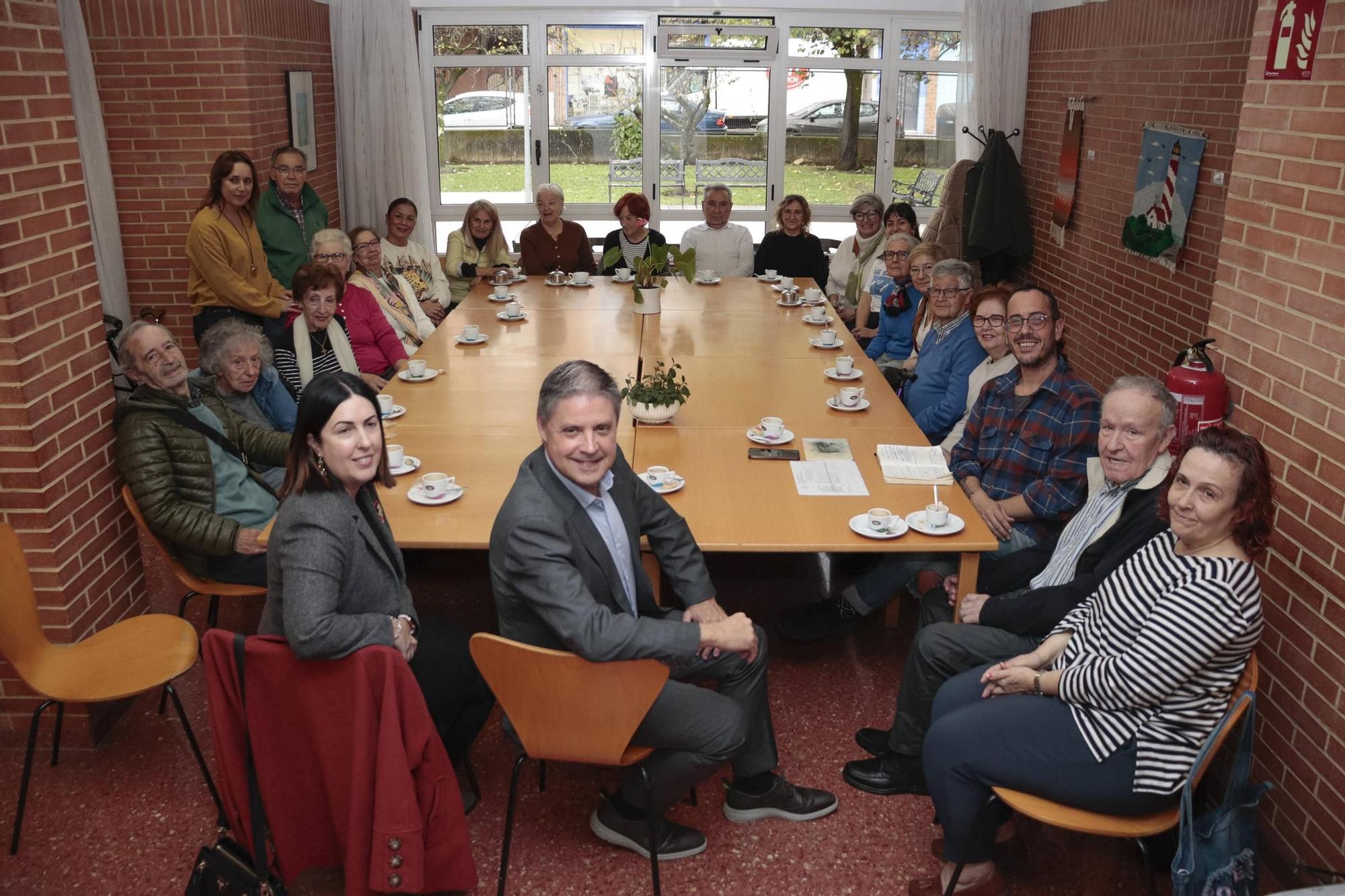 El Centro Social de Personas Mayores de El Llano celebra el éxito de un programa pionero contra la soledad y la fragilidad en mayores: “Venir aquí me devolvió las ganas de vivir”