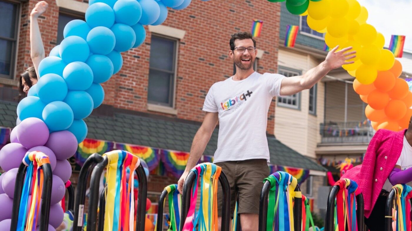 Billy Eichner, en un fotograma de 'Bros: Más que amigos'