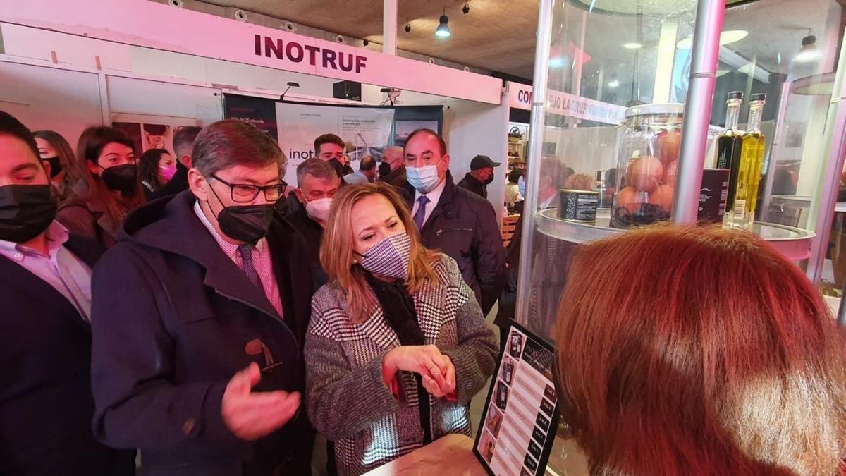 Arturo Aliaga y Mayte Pérez, ayer, en la inauguración de Fitruf. | GOBIERNO DE ARAGÓN