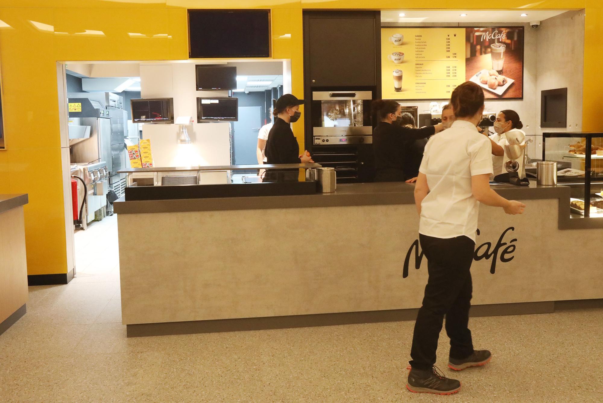 FOTOGALERÍA | Inaugurado el McDonalds de los antiguos Cines Elíseos de Zaragoza
