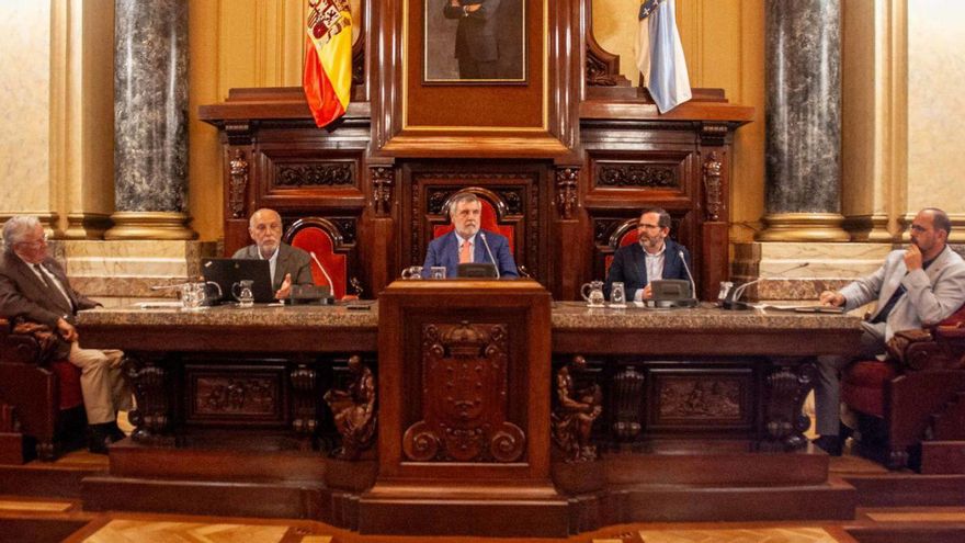 Parte del homenaje realizado este jueves en el Palacio Municipal de A Coruña. | La Opinión