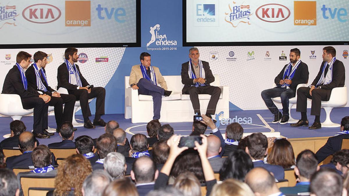 Cinco jugadores en la presentación de la nueva temporada de la Liga Endesa