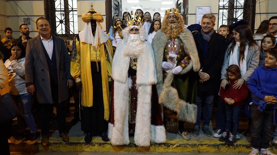 La Pobla de Vallbona arropa a los Reyes