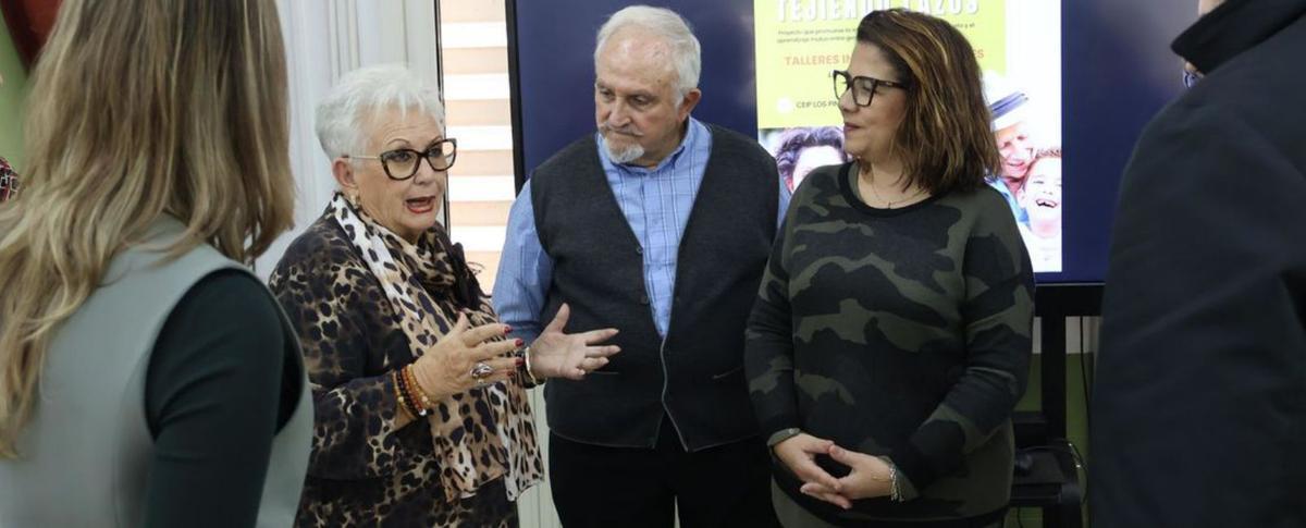 ‘Tejiendo Lazos’ busca espacios de encuentro entre niños y mayores | RECURSO GRÁFICO: FREEPIK