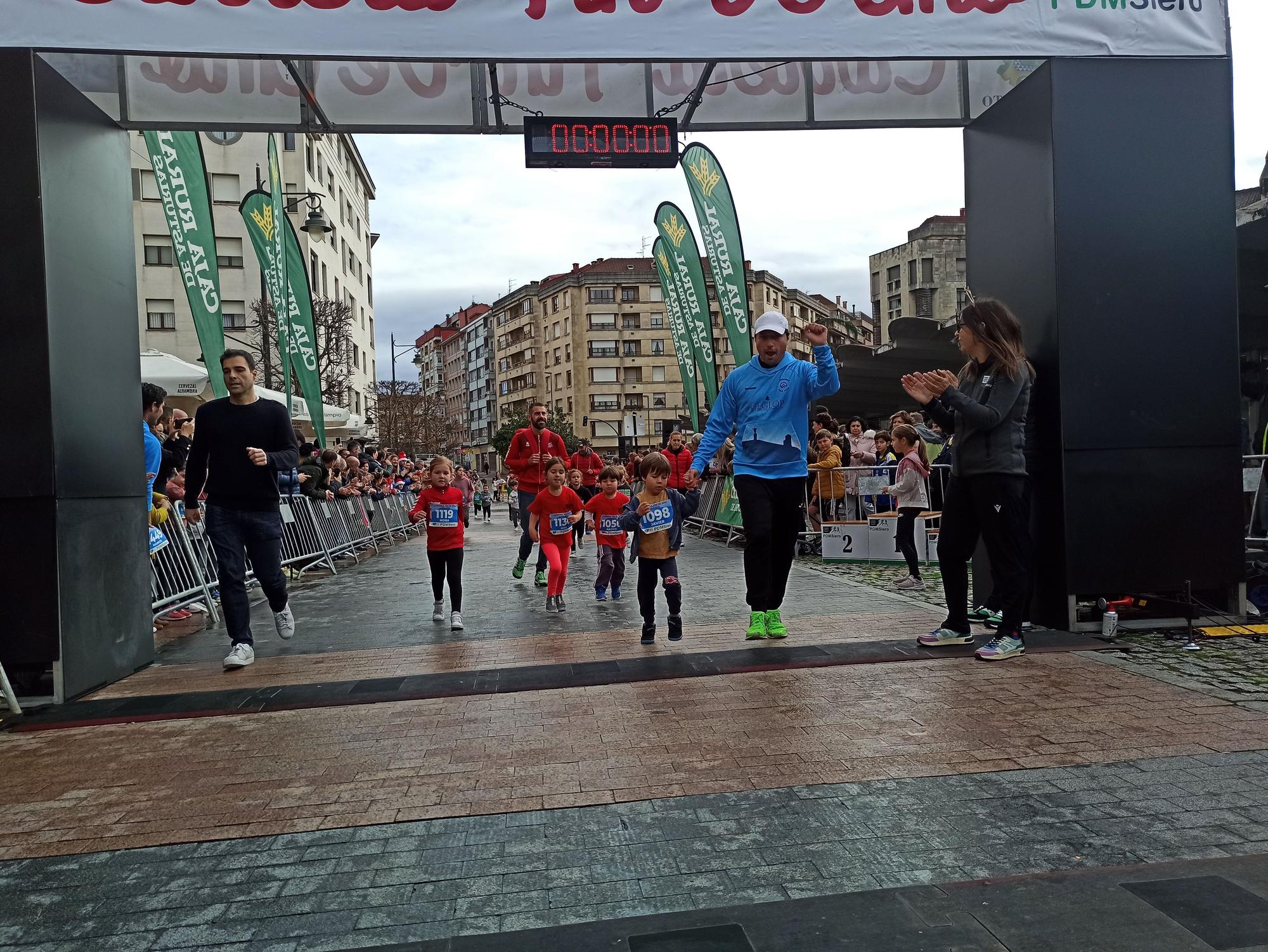 Casi 1.500 participantes disputan la carrera de Fin de Año de Pola de Siero