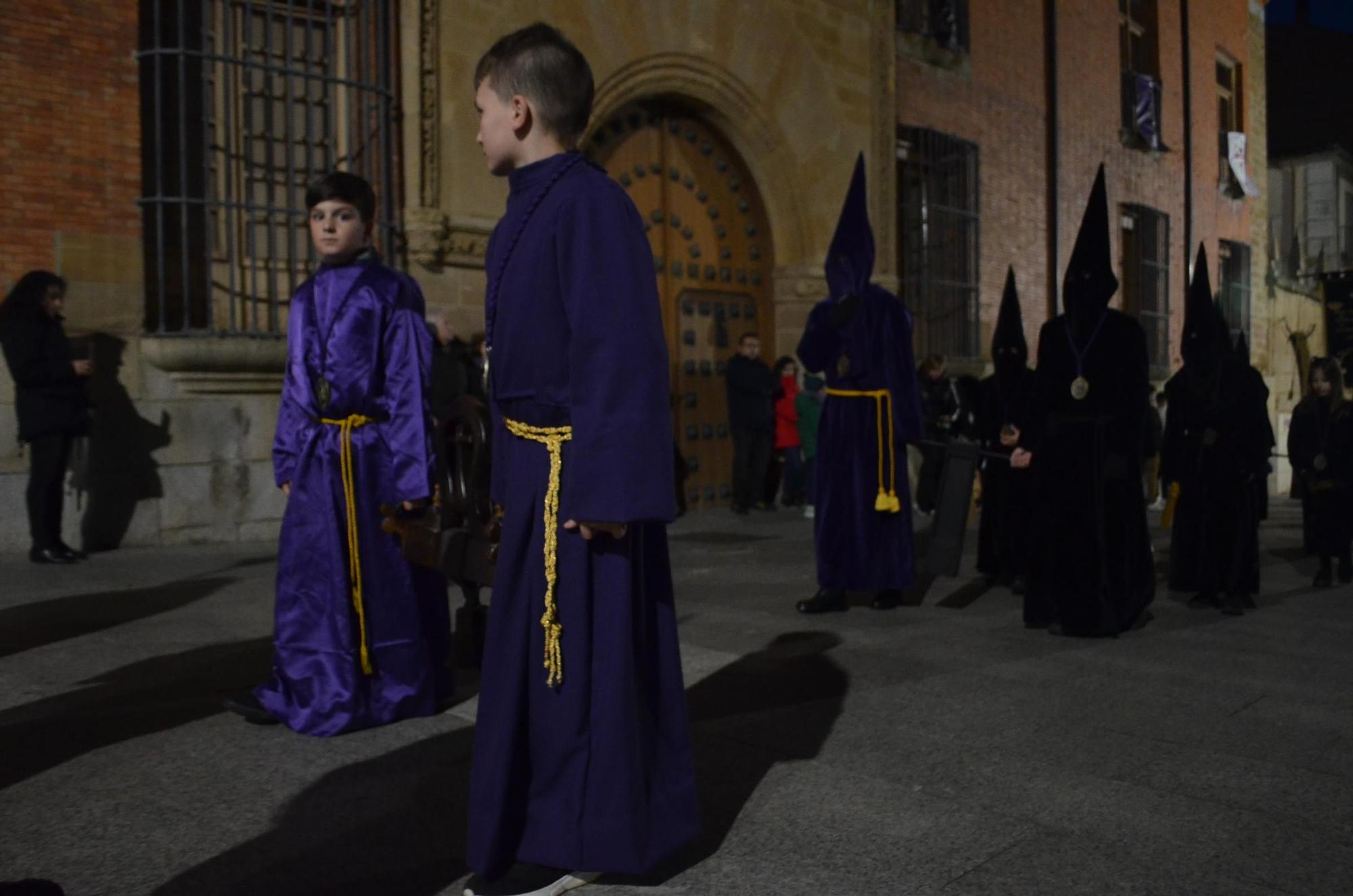 GALERÍA | Solemne Procesión de las Tinieblas, en Benavente