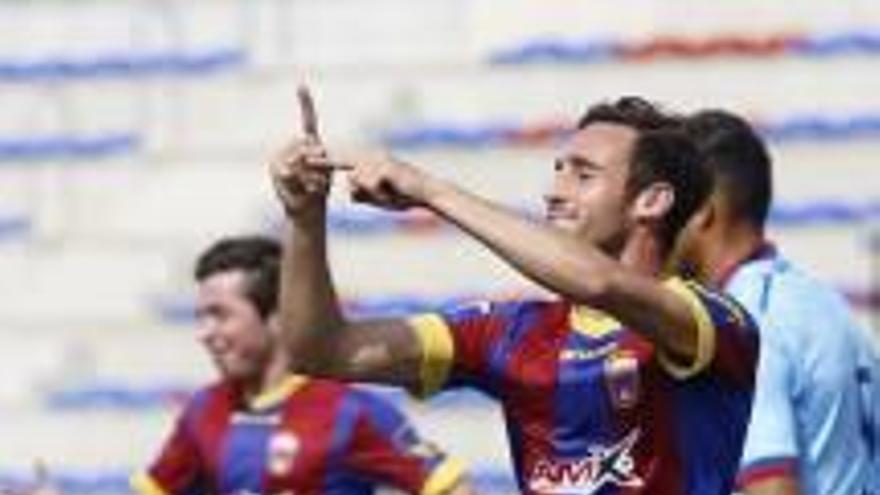 Carbonell celebra el gol azulgrana.