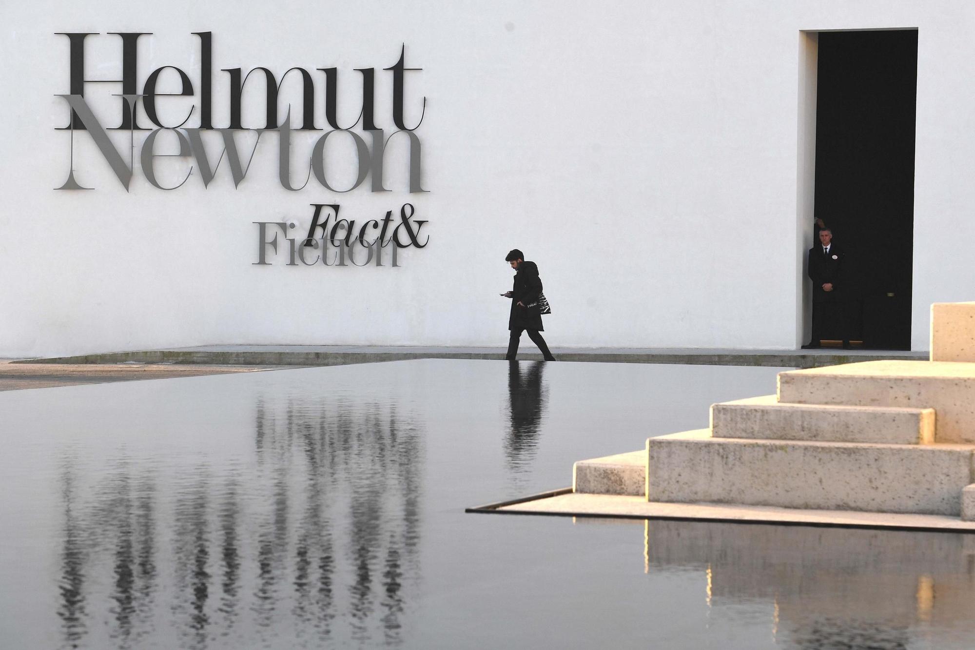 La exposición 'Helmut Newton - Fact & Fiction' en A Coruña, foto a foto