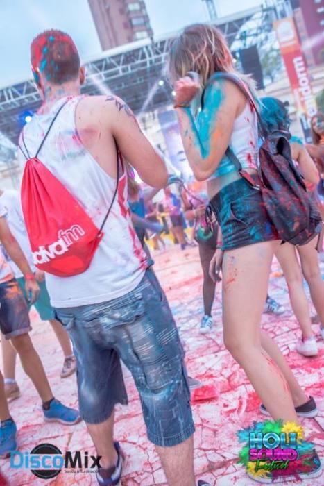 Imágenes publicadas en el muro público de la cuenta de Facebook del Holi Sound Festival