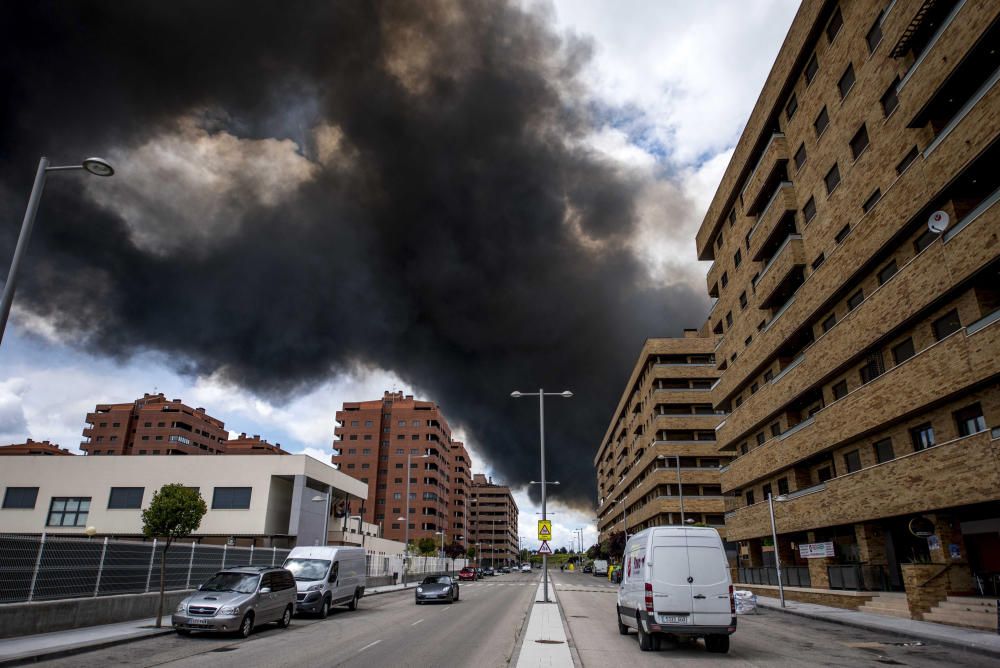 Incendio en un cementerio de neumáticos de Seseña